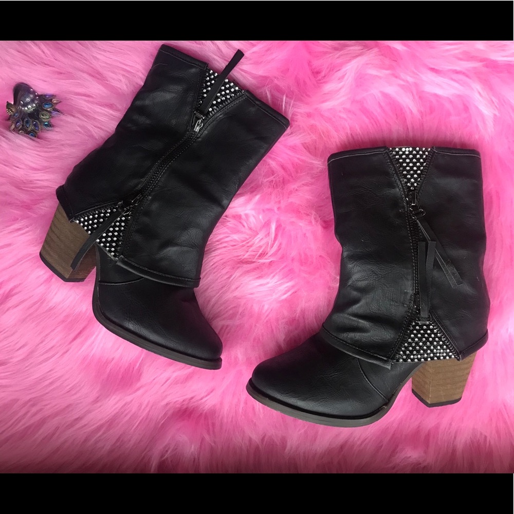 Heel boots .